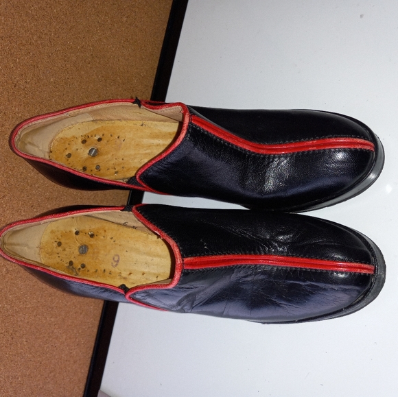 Black and red leather Italian clogs - Picture 11 of 11